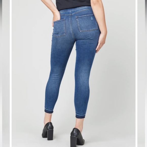 SPANK Distressed Ankle Skinny Jeans, Sz Small Distressed Medium Wash - Picture 1 of 11